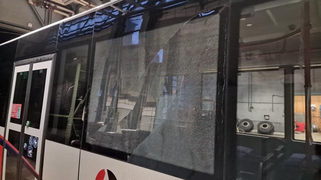 Neuenhof: Sachbeschädigungen an Linienbussen (Zeugenaufruf)