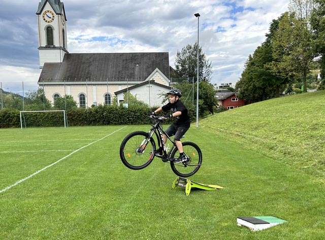  Enea beim Sprung.