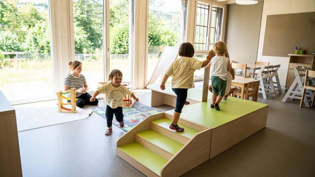 n den neuen Räumlichkeiten auf dem PSI-Campus lässt es sich gut Toben –  und gemeinsam Bücher anschauen. © Paul Scherrer Institut PSI/Mahir Dzambegovic