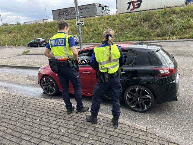 Bild: Vignettenkontrolle Basel; Foto: BAZG, zVg