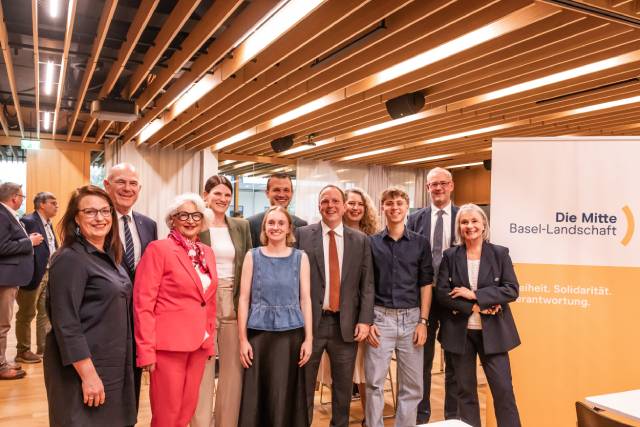 Der Vorstand BL mit Generalsekretärin: von links Sandra Bätscher, Anton Lauber, Maria Preite-Marra, Marie-Caroline Messerli, Rahel Amacker, Silvio Fareri, Simon Oberbeck, Noemie Balmer, Aaron Dec, Pascal Ryf und Elisabeth Schneider-Schneiter. Auf dem Foto fehlt: Marcel Zimmermann. Foto: zVg
