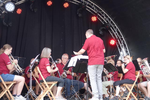 Die Musikgesellschaft Wil spielte an der Bundesfeier der Gemeinde Mettauertal auf. Foto: Peter Schütz