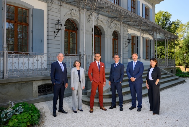 Von links: Regierungsrat Dr. Anton Lauber, Regierungsrätin Kathrin Schweizer, Regierungspräsident Thomi Jourdan, Regierungsrat Markus Eigenmann, Regierungsrat Matthias Liechti, Landschreiberin Elisabeth Heer Dietrich. Foto: Dominik Plüss